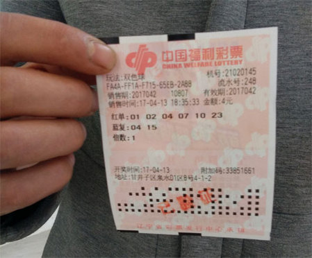 格伦·克洛斯、莎拉·保罗森、泰亚娜·泰勒、金·卡戴珊、妮... 法鲨归来！