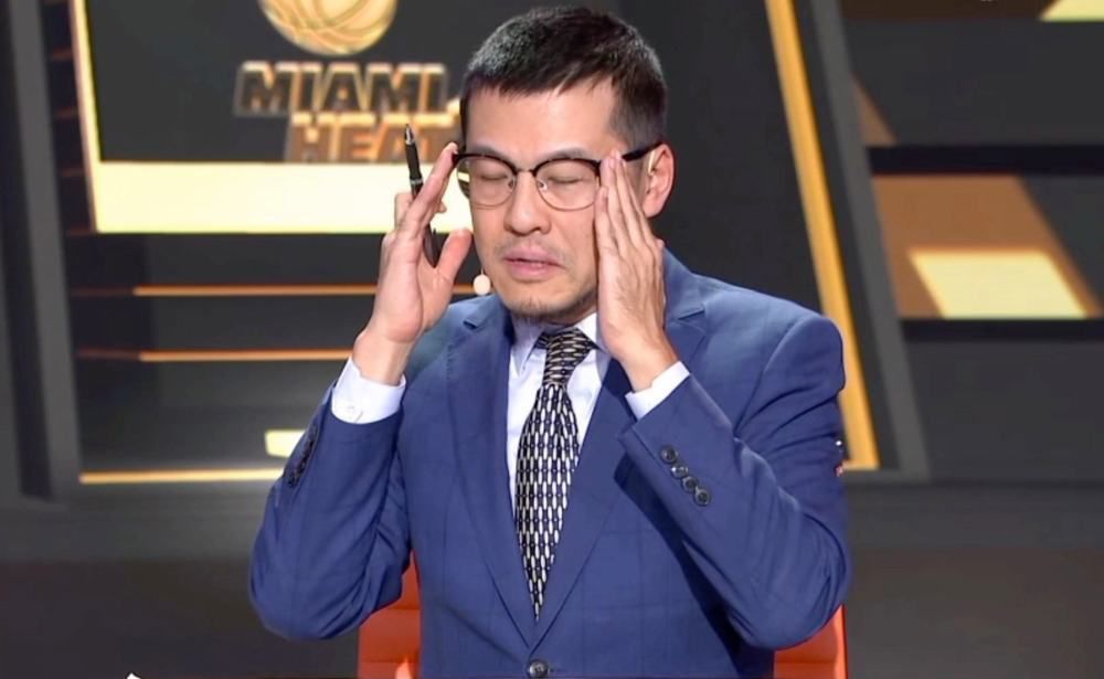 三部献礼片正式上映 《决胜时刻》成功破亿 2019-09-30 票房676万，累计2.66亿，位居亚军。