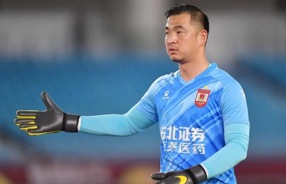 电影《赏金猎人》将于7月1日正式登陆全国院线，这是一部汇集了中韩明星演员阵容的影片，蕴含动作、时尚、犯罪等商业元素。