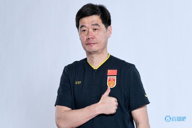 《钢铁侠》导演乔恩·费儒执导的新片《奇幻森林》日前公布了新款的海报。
