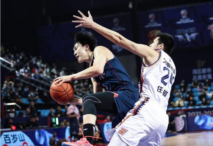 韩寒《飞驰人生3》曝预告 沈腾全新赛道再拼一次 2026-02-09 近日，电影《飞驰人生3》发布“拼手速”版预告。